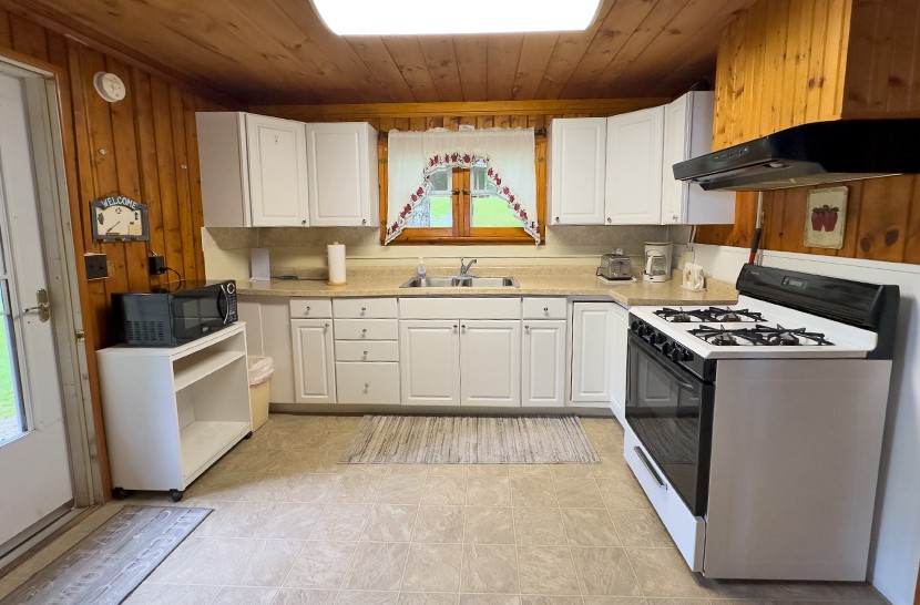 Sunset Pointe Resort Cabin 3