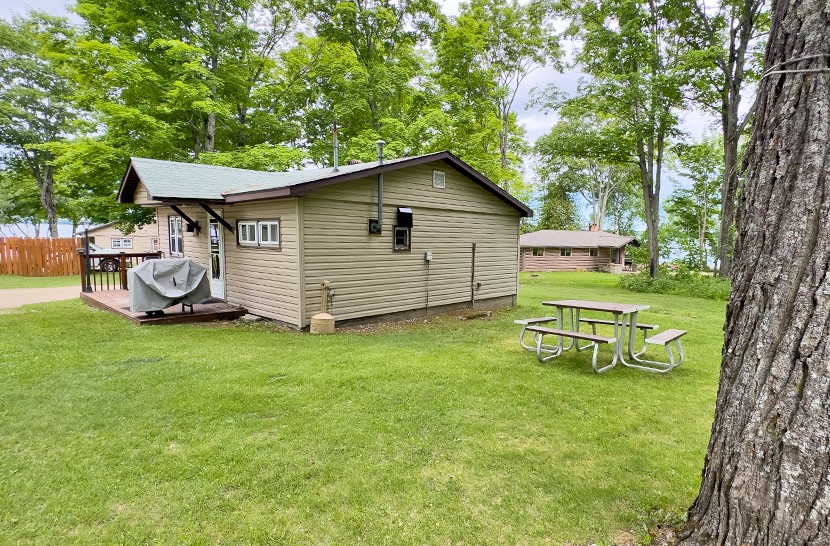 Sunset Pointe Resort Cabin 4