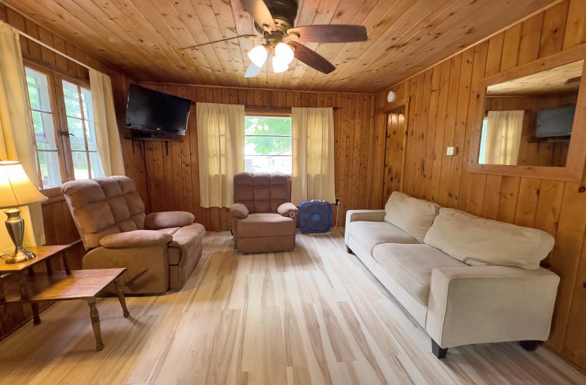 Sunset Pointe Resort Cabin 4