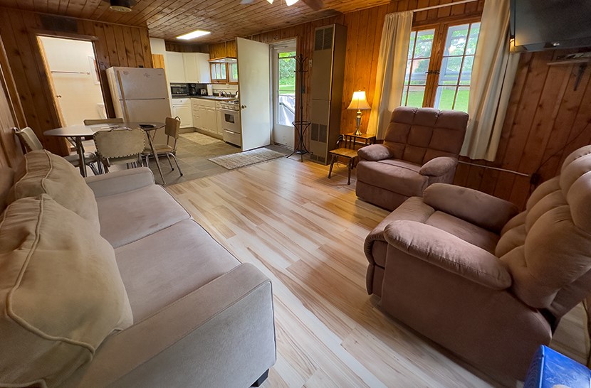 Sunset Pointe Resort Cabin 4