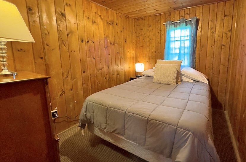 Sunset Pointe Resort Cabin 4